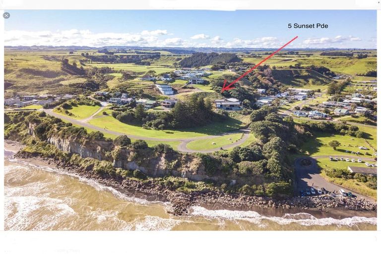 Photo of property in 5 Sunset Parade, Kai Iwi, Wanganui, 4574