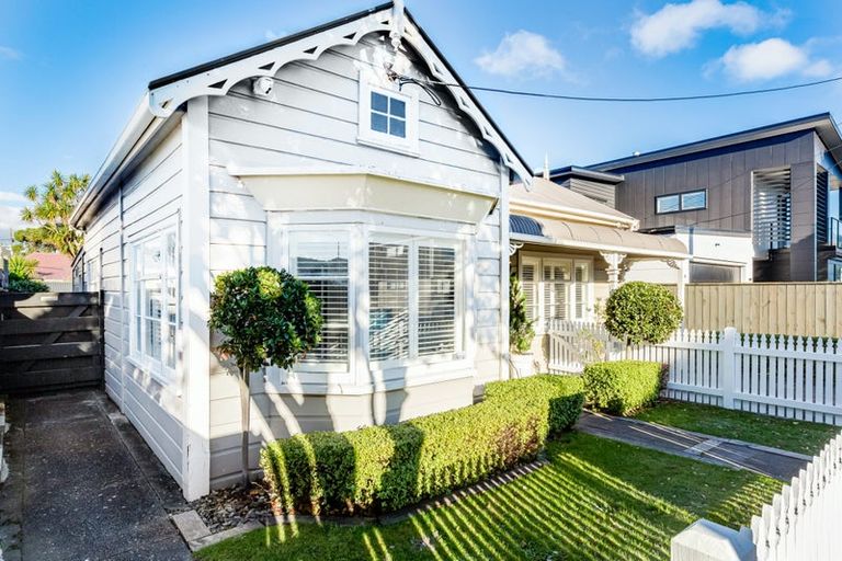 Photo of property in 18 Cuba Street, Petone, Lower Hutt, 5012