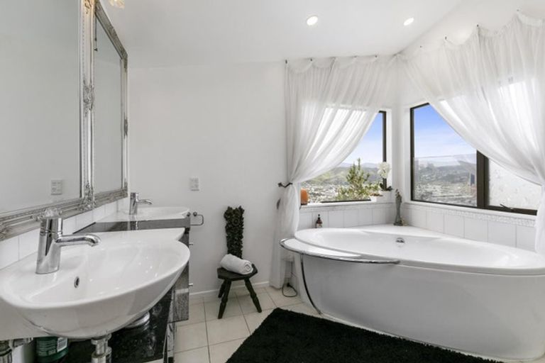 Photo of property in 23 Meadowbank Drive, Belmont, Lower Hutt, 5010