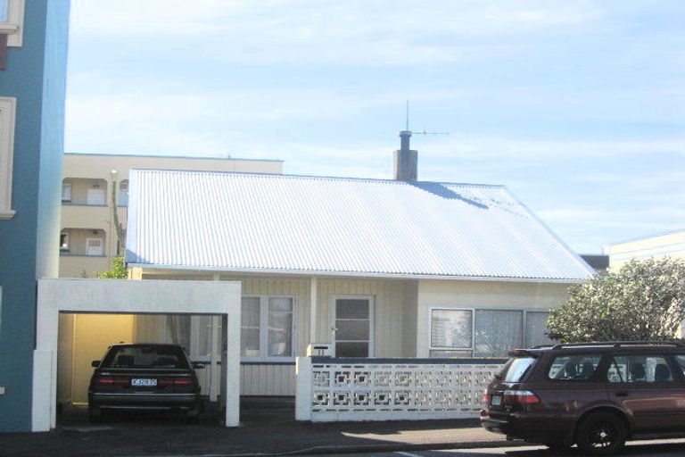 Photo of property in 11 Dawson Street, New Plymouth, 4310