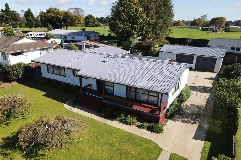 Photo of property in 22 Waianiwa Place, Tokoroa, 3420