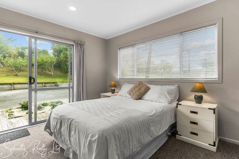 Photo of property in 1 Rigby Street, Whakapirau, 0583