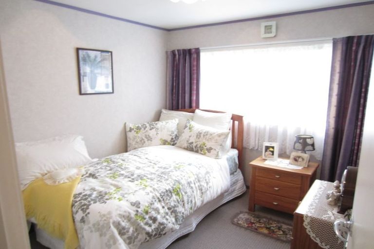 Photo of property in 1/36 Pukeroa Place, Papakura, 2110