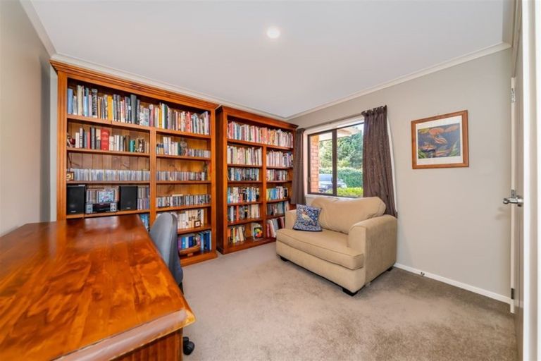 Photo of property in 92 Katherine Mansfield Drive, Whitemans Valley, Upper Hutt, 5371