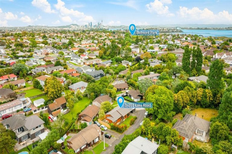 Photo of property in 3/203 Lake Road, Belmont, Auckland, 0622