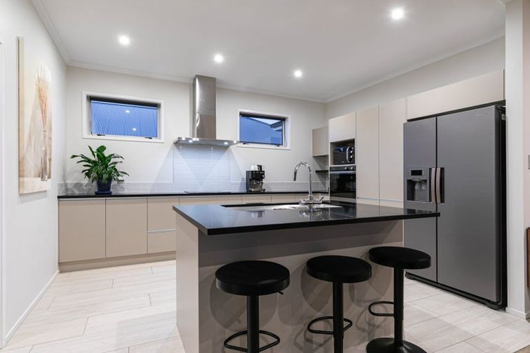 Photo of property in 22 Malbec Place, Huapai, Kumeu, 0810