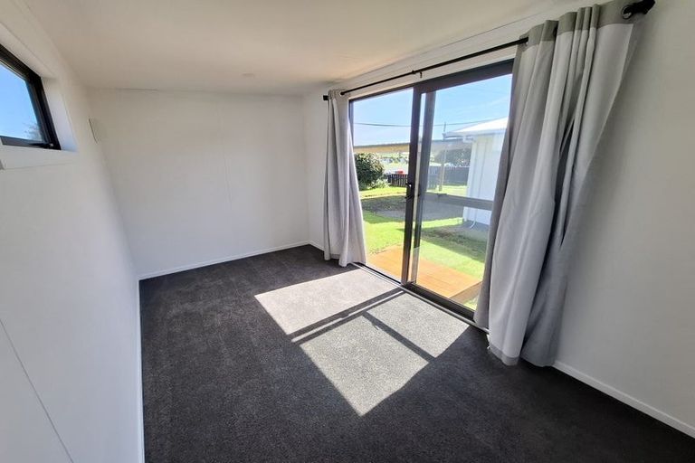 Photo of property in 1/52 Bayly Street, Waitara, 4320