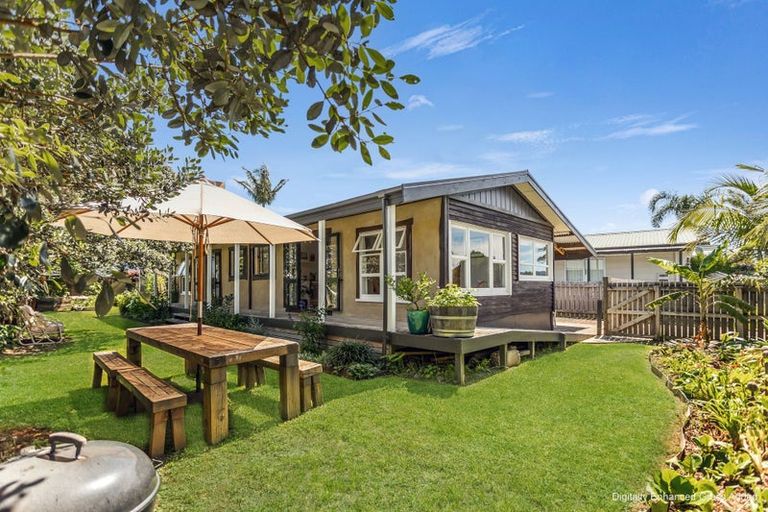 Photo of property in 18 Sarah Avenue, Whitianga, 3510