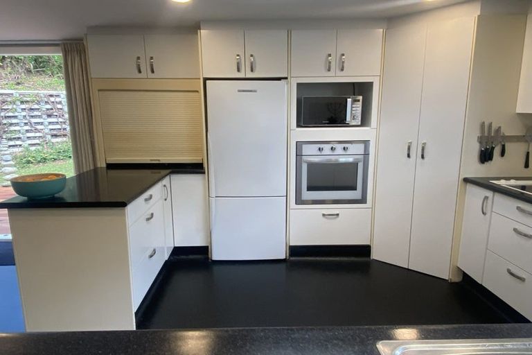 Photo of property in 105 Takahe Road, Titirangi, Auckland, 0604