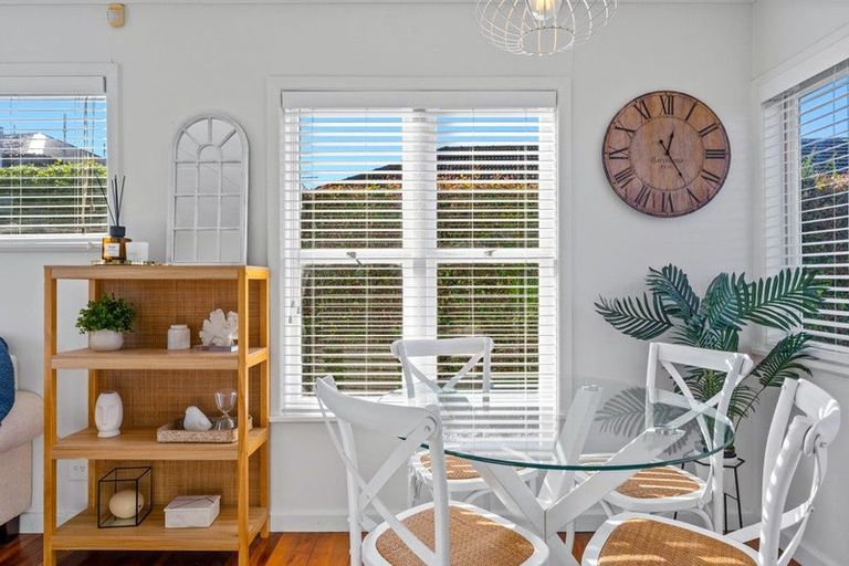 Photo of property in 1/15 Stanley Avenue, Milford, Auckland, 0620