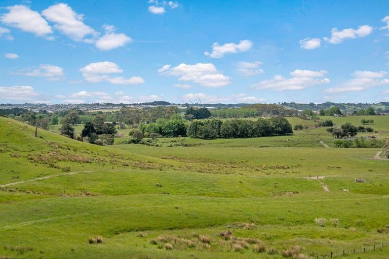 Photo of property in 522 Wainui Road, Wainui, Silverdale, 0992