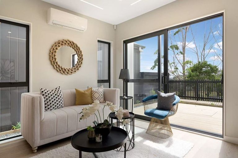 Photo of property in 22 Paretao Street, Massey, 0614