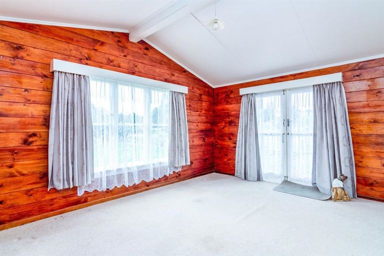 Photo of property in 13 Newman Road, Eketahuna, 4900