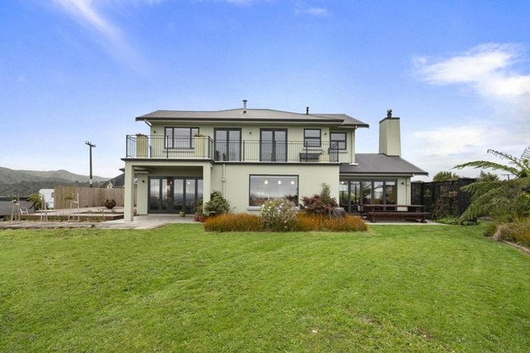 Photo of property in 20 Pineland Drive, Turitea, Palmerston North, 4472