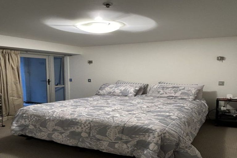 Photo of property in Aqua, 2/74 Oriental Parade, Oriental Bay, Wellington, 6011