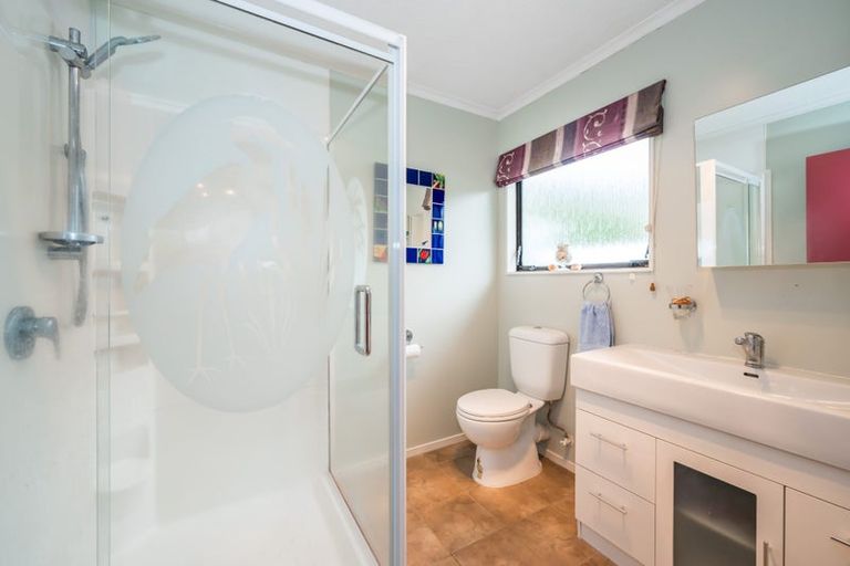 Photo of property in 12 Tobys Way, Waikanae Beach, Waikanae, 5036