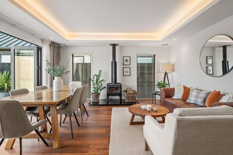 Photo of property in 37 Barn Road, Jacks Point, 9371