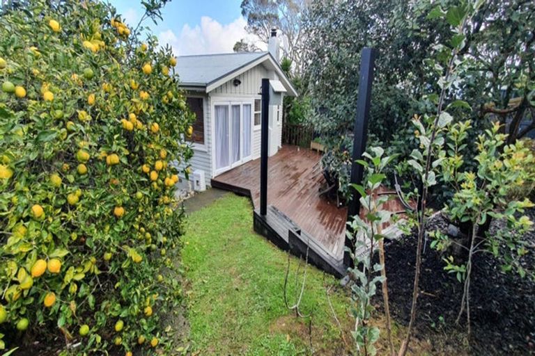 Photo of property in 2/34 Valley View Road, Glenfield, Auckland, 0629