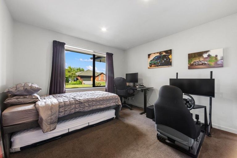 Photo of property in 32 East Ellington Drive, Mairehau, Christchurch, 8052