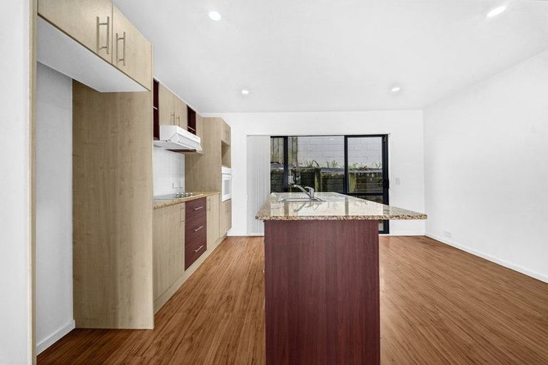 Photo of property in 19 Rakich Place, Henderson, Auckland, 0612