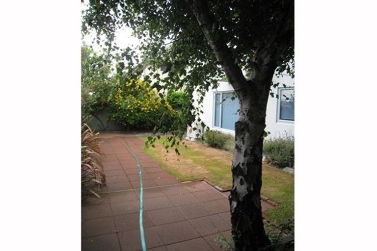 Photo of property in 4/19 Longley Place, Addington, Christchurch, 8024