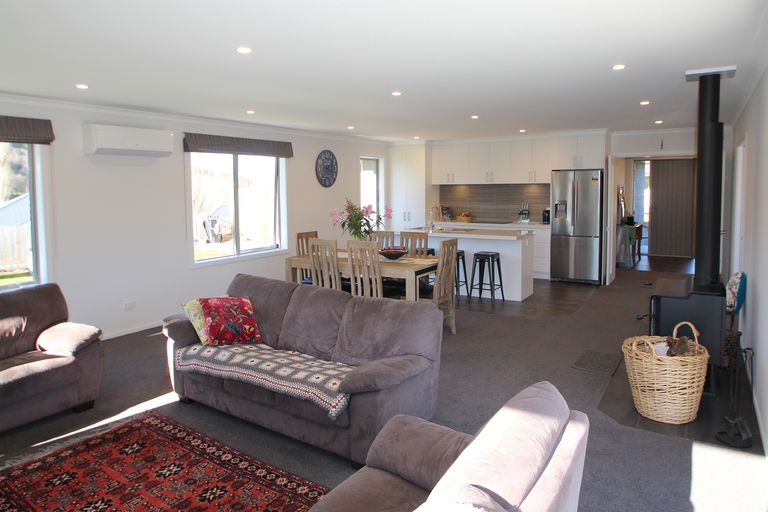 Photo of property in 32 Blue Stone Drive, Waiareka Junction, Oamaru, 9401