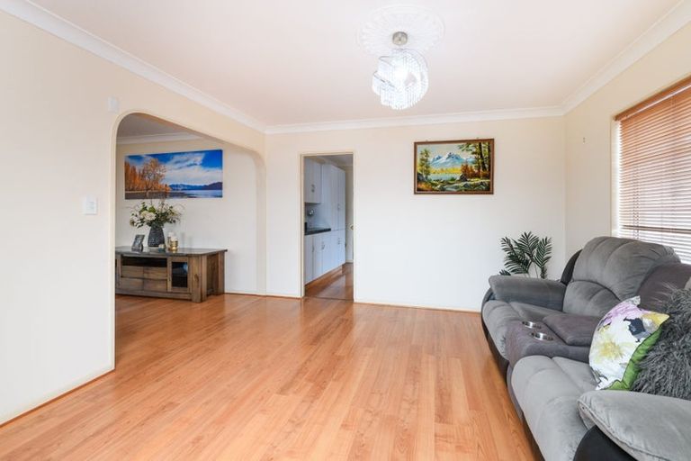 Photo of property in 2 Rosebank Avenue, Kelvin Grove, Palmerston North, 4414