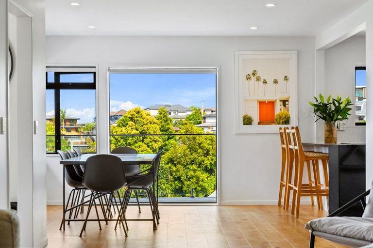 Photo of property in 89 Hebron Road, Waiake, Auckland, 0630