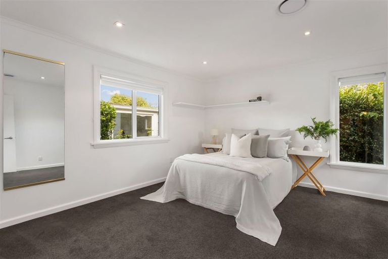 Photo of property in 17 Joyce Crescent, Ilam, Christchurch, 8041