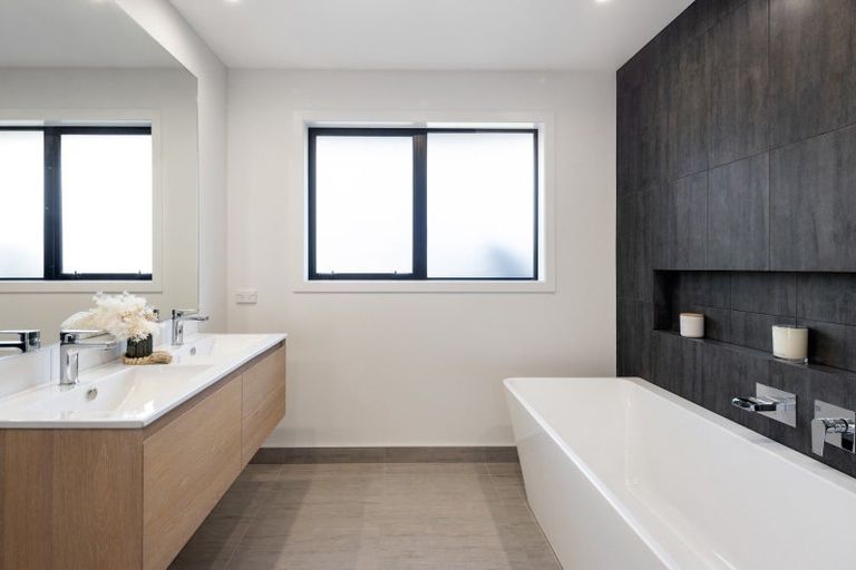 Photo of property in 34 Mike Smith Drive, Cambridge, 3434