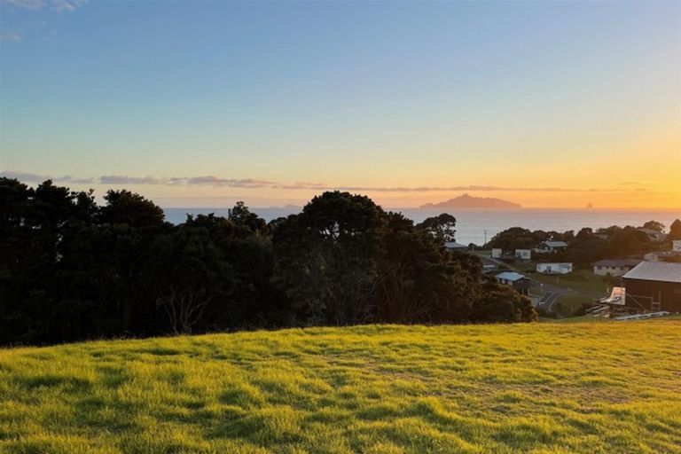 Photo of property in 5 Starlight Place, Langs Beach, 0582