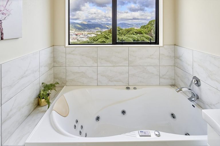 Photo of property in 15 Swain Grove, Riverstone Terraces, Upper Hutt, 5018