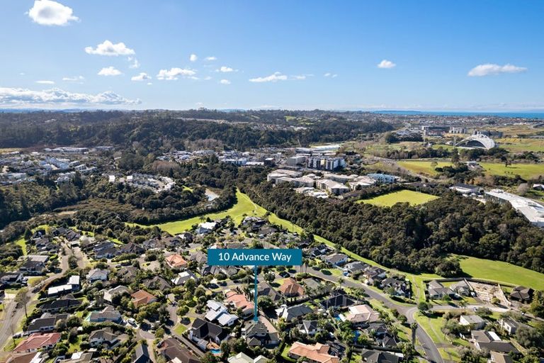 Photo of property in 10 Advance Way, Albany, Auckland, 0632