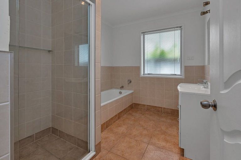 Photo of property in 372 One Tree Point Road, One Tree Point, 0118