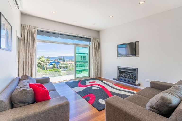 Photo of property in 134 Renown Road, Raumati South, Paraparaumu, 5032