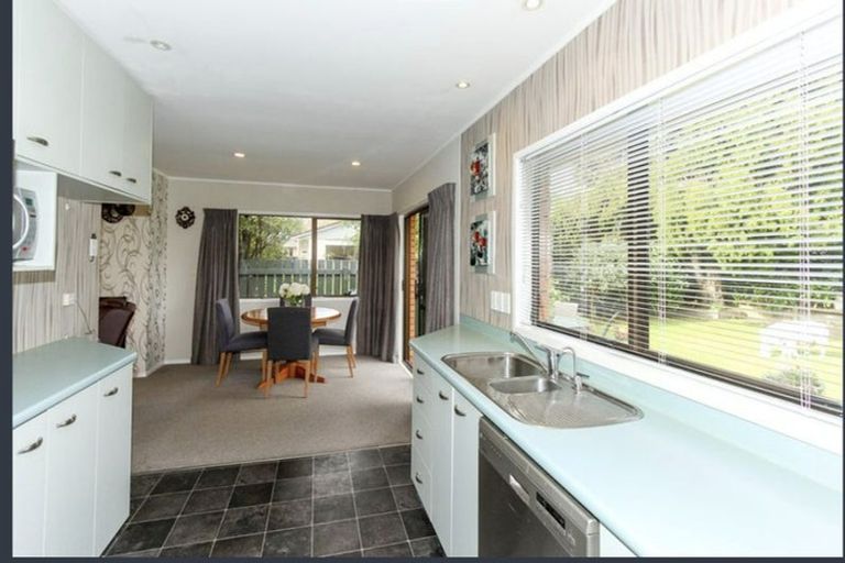 Photo of property in 10 Argyle Place, Highlands Park, New Plymouth, 4312
