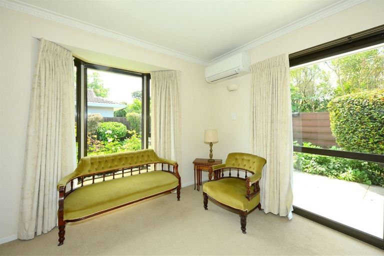 Photo of property in 2/58 Ambleside Drive, Burnside, Christchurch, 8053