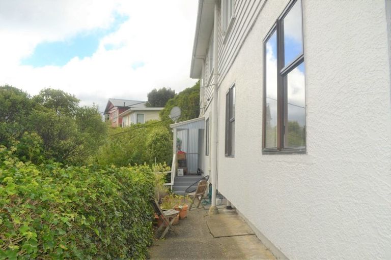 Photo of property in 15 Creswick Terrace, Northland, Wellington, 6012