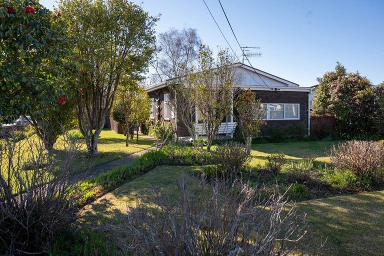 Photo of property in 40 Kawaha Point Road, Fairy Springs, Rotorua, 3015
