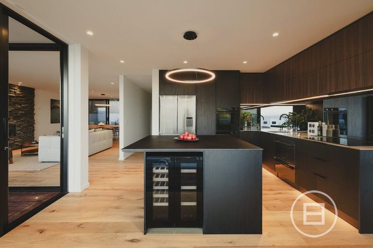 Photo of property in 7b Wakatipu Heights, Queenstown, 9300