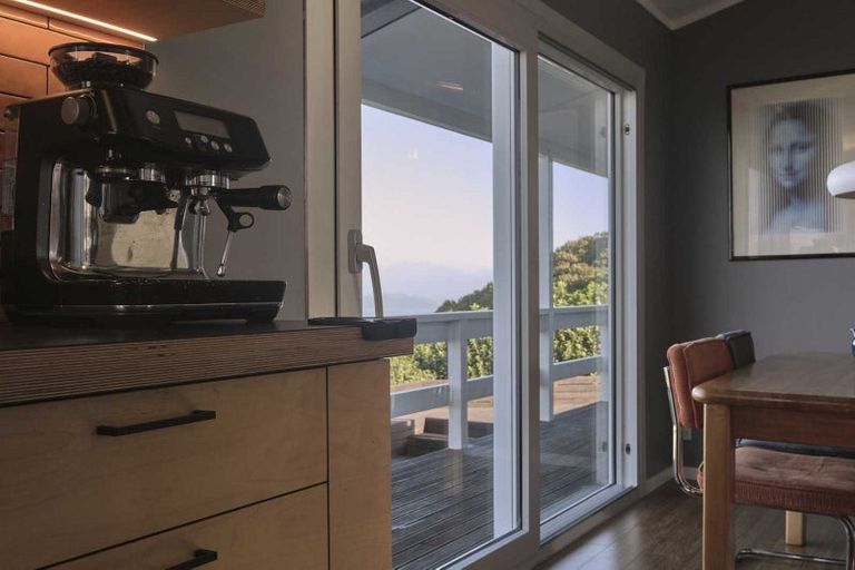Photo of property in 2/7 Jasmine Grove, Maungaraki, Lower Hutt, 5010