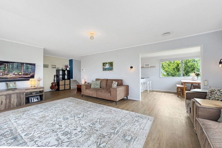 Photo of property in 61 Sunline Avenue, Massey, Auckland, 0614
