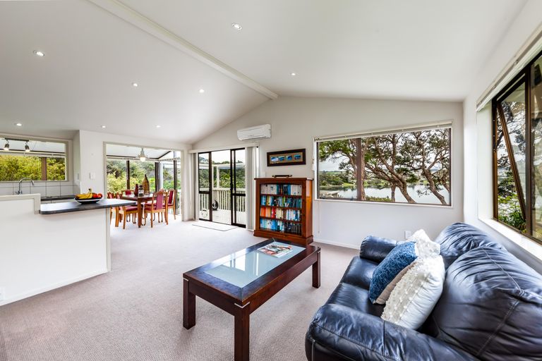 Photo of property in 60 Fidelis Avenue, Snells Beach, 0920