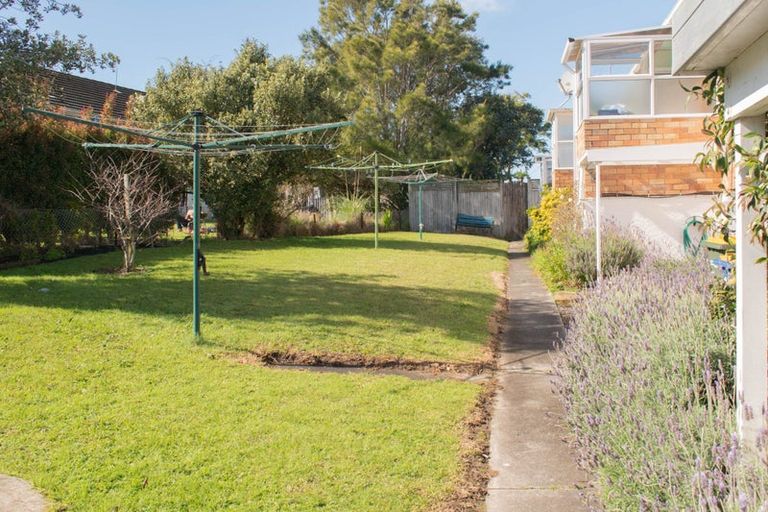 Photo of property in 1/32 Wicklow Road, Narrow Neck, Auckland, 0622