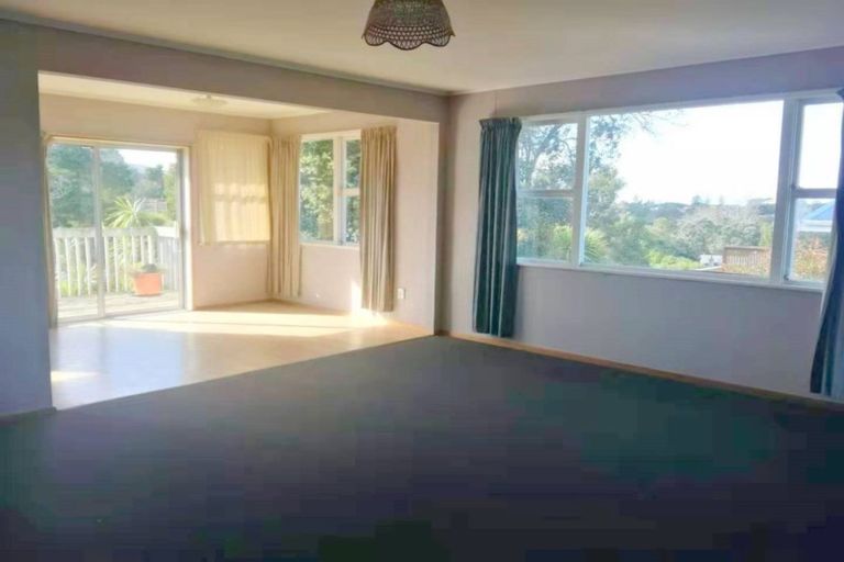 Photo of property in 50 Weatherly Road, Torbay, Auckland, 0630