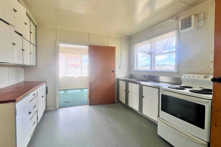 Photo of property in 5-7 Hazard Grove, Cannons Creek, Porirua, 5024