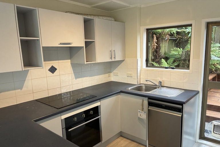 Photo of property in 11/15 Roseberry Avenue, Birkenhead, Auckland, 0626