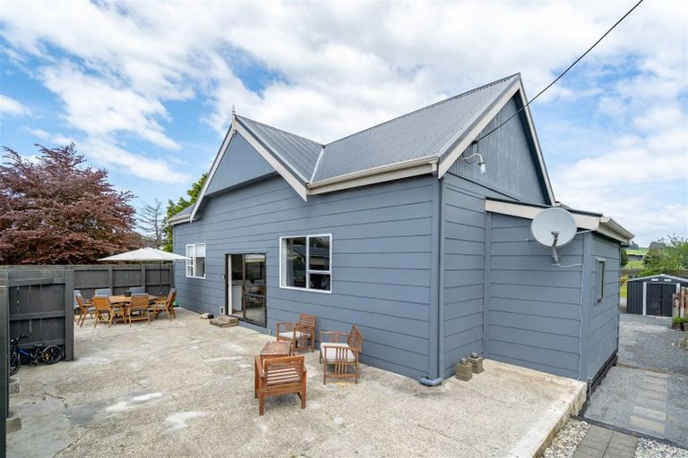 Photo of property in 18 Main Road, Owaka, 9535