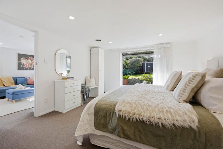 Photo of property in 5 Liston Crescent, Cockle Bay, Auckland, 2014