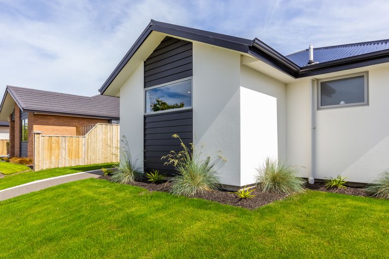 Photo of property in 56 Gillman Place, Pegasus, 7612